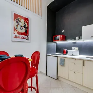 Little Cola In Dohany Street With Ac Budapest